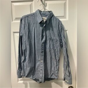 Aeropostale Blue and White Casual Button Down Shirt